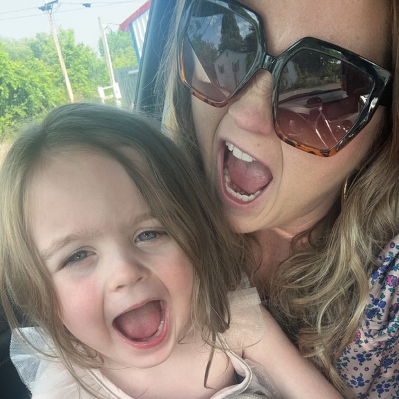 Hi y’all! It’s Christian and Baby A! Come shop! - Picture 4 of 7